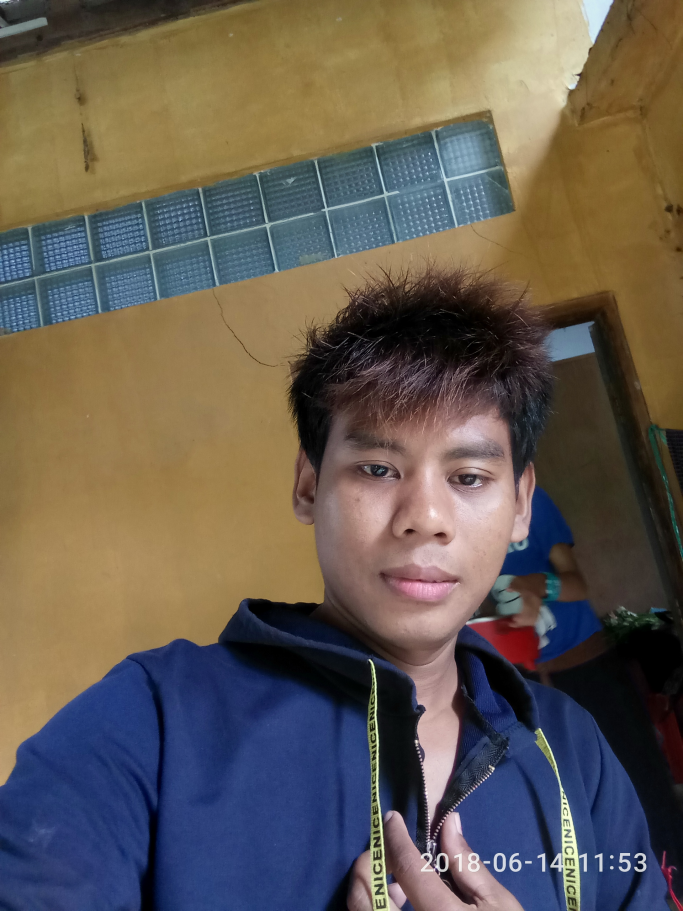 မောင်သန်းထိုက်