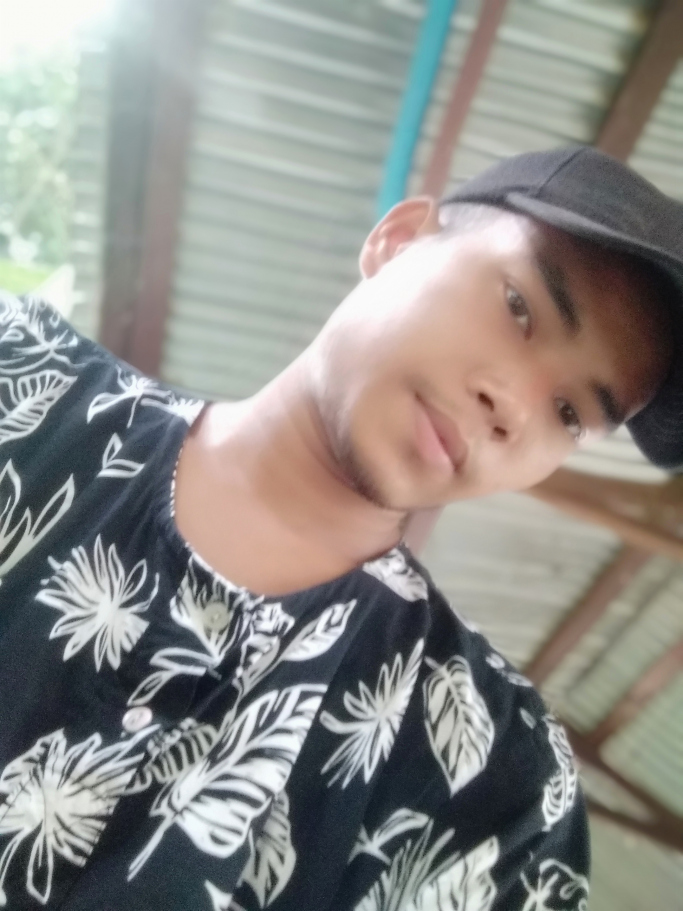 ဦးရှိုင်းလင်းအောင်