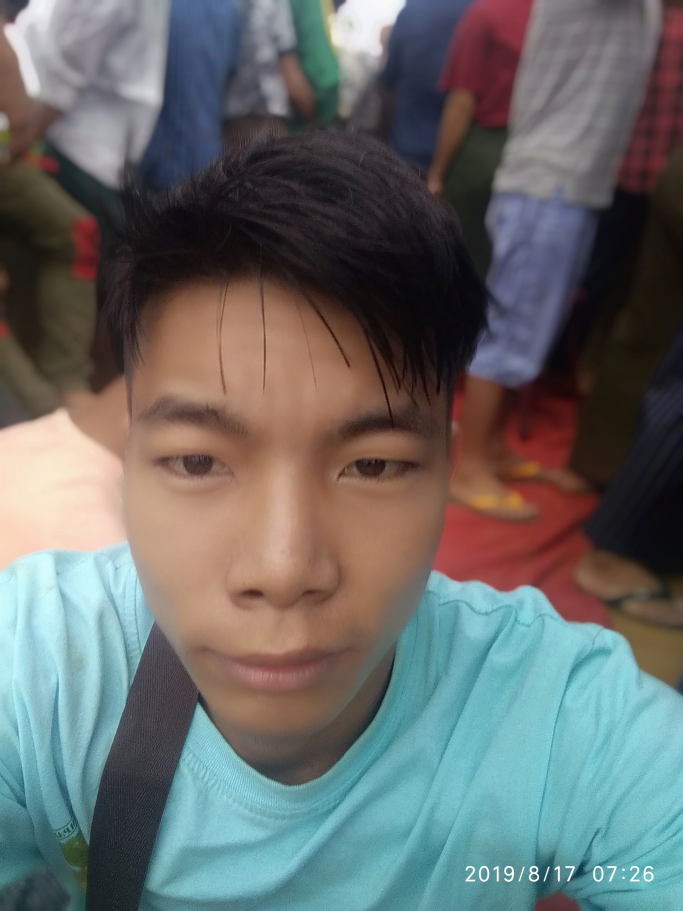 အောင်အောင်ထူး