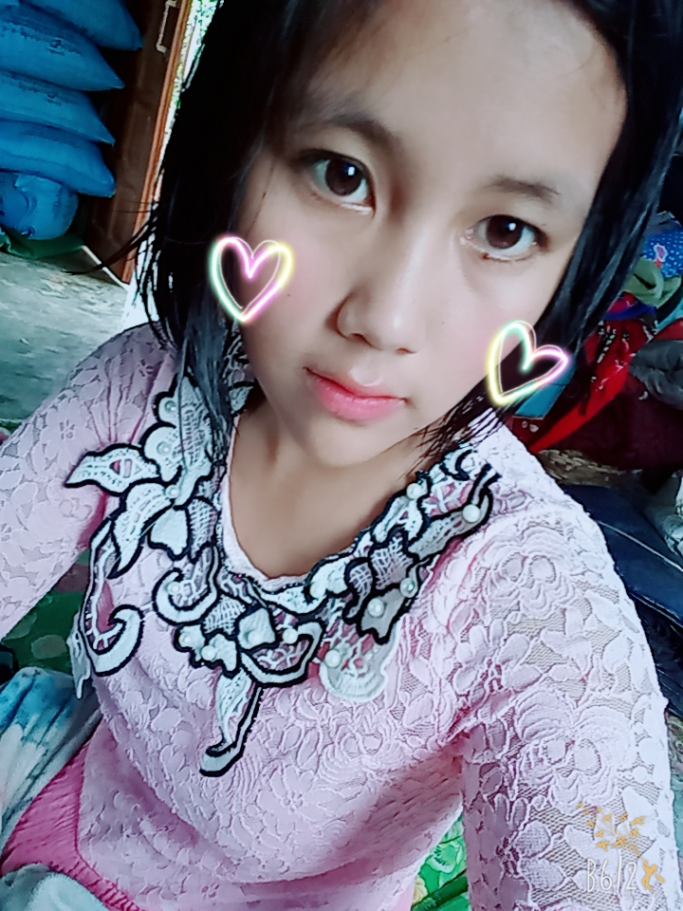 မအိအိထွေး