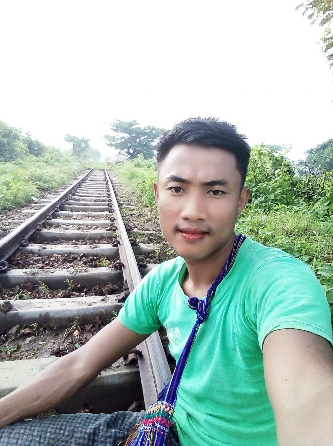 သူရ