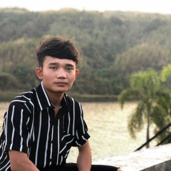 မောင်ပြည့်စုံအောင်