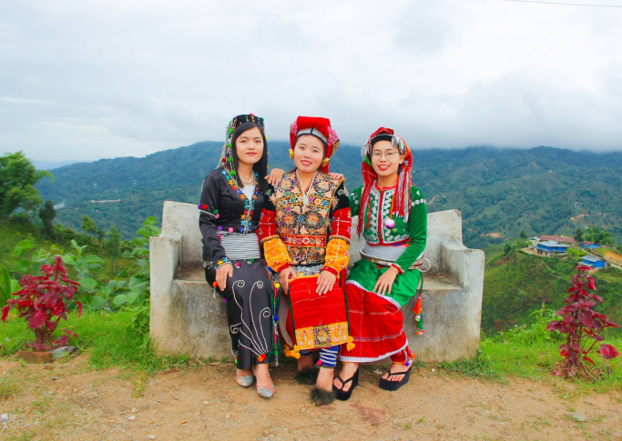 မီမီလွင်