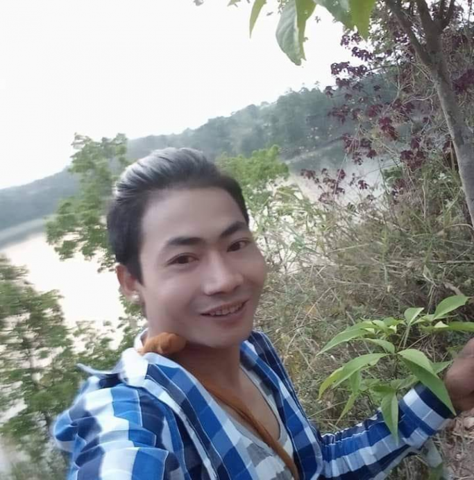 ထွန်းလင်းြဖိုး